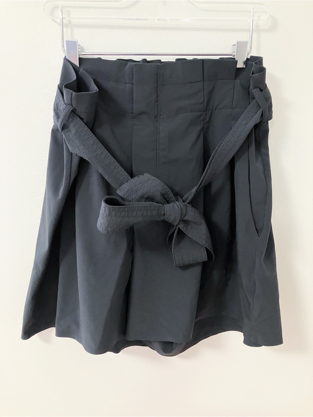 Athleta | Black Skyline Tie Front Shorts 8 Athletic Chic Minimalist Neutral